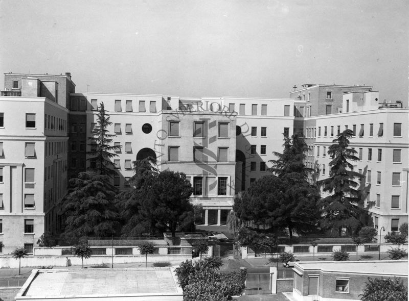 Parte posteriore dell'Istituto Superiore di Sanità, vista dalla torre degli stabulari