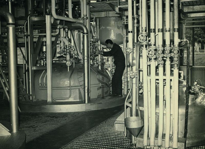 Sala fermentatori della Fabbrica della Penicillina