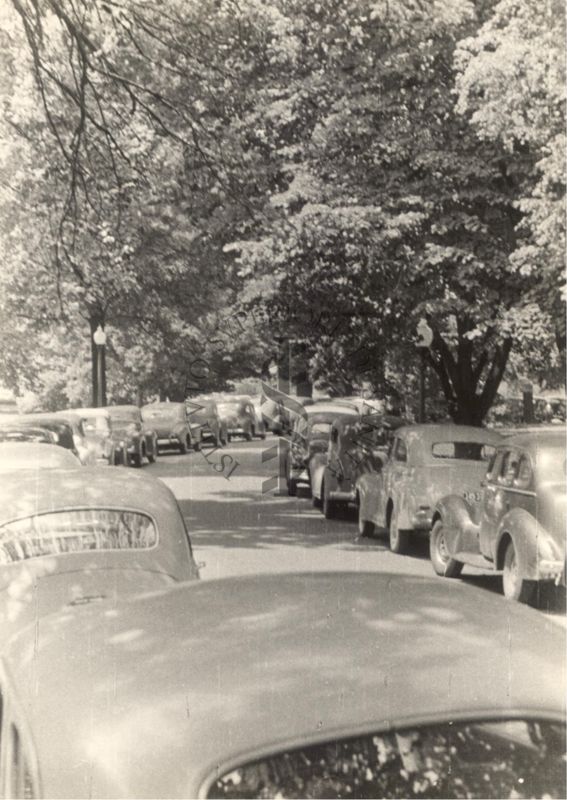 Parcheggio macchine dell'Istituto di Igiene degli S.U.