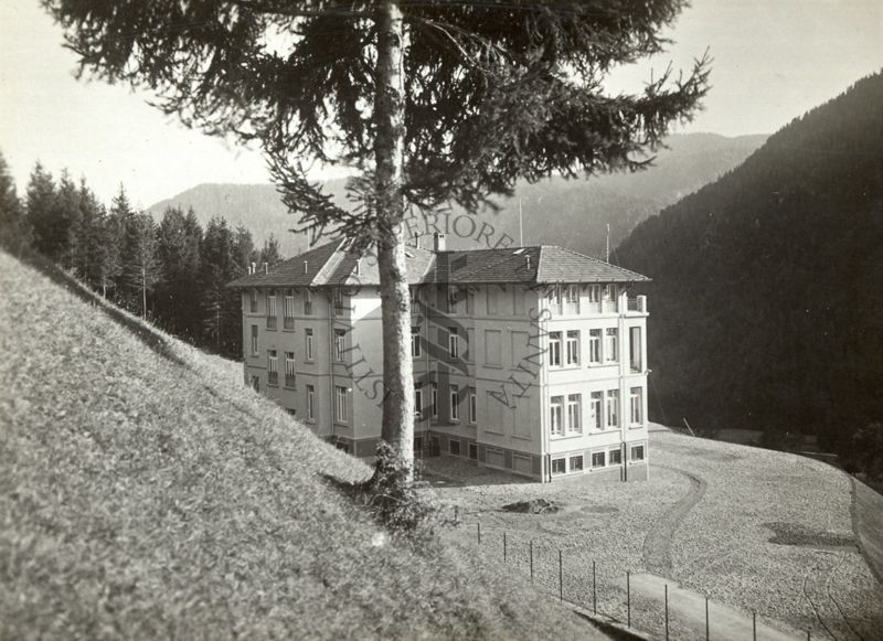 Sanatorio Infantile di Borno (Brescia): veduta panoramica