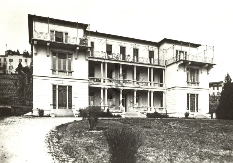 Facciata principale dell'edificio dell'Istituto Ortopedico "Matteo Rota" di Bergamo