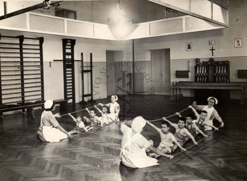 Sala di ginnastica collettiva dell'Istituto Ortopedico "Luigi Spolverini"