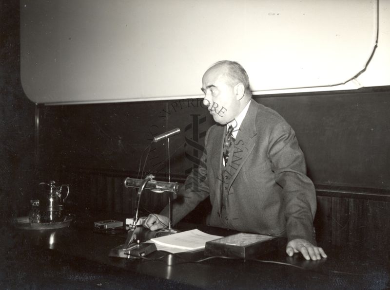 Conferenza del Prof. Leon Velluz di Francia tenutasi il 26 aprile 1960 nella sala dei Convegni dell'Istituto Superiore di Sanità