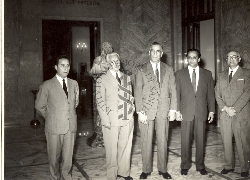 Il Ministro della Sanità del Pakistan e l'ambasciatore visitano l'Istituto Superiore di Sanità accompagnati dal Prof. Giuseppe Russo (secondo da sinistra)