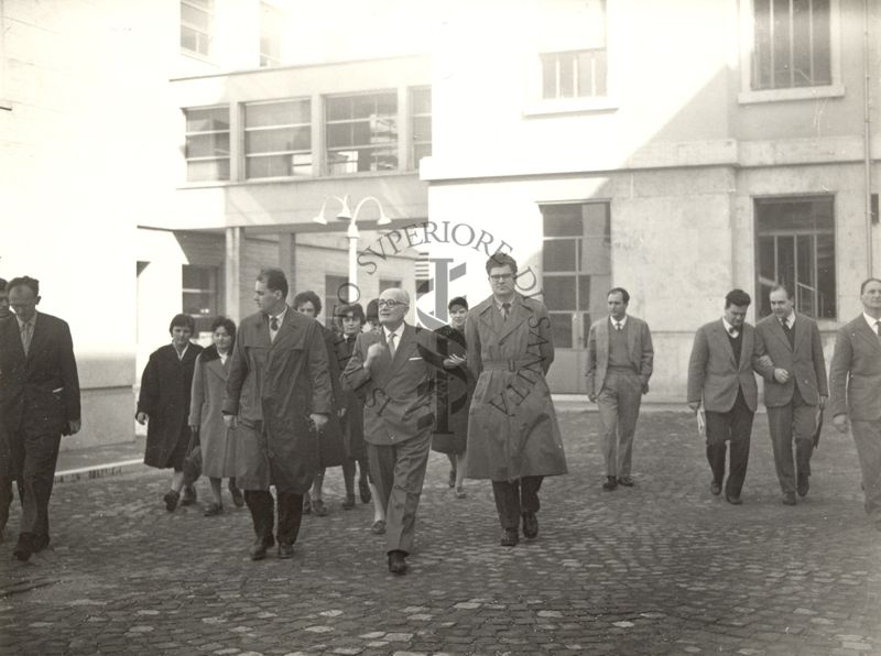 Visita  all'Isitituto Superiore di Sanità di un gruppo di studenti in medicina guidati dal Dott. Hukovic dell'Università di Sarajevo -  visita all'interno dell'Istituto