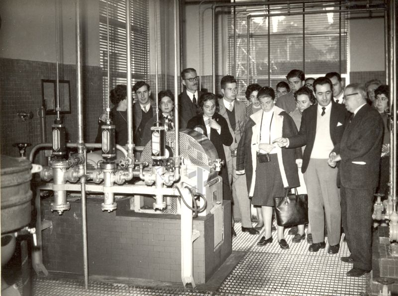 Visita di un gruppo di laureati farmacisti dell'Università di Buenos Ayres - officine dell'Istituto