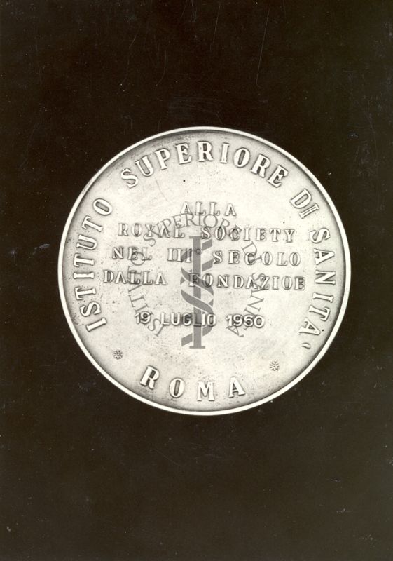 Riproduzione della medaglia offerta alla Royal Society nel III° secolo dalla Fondazione. 19 Luglio 1960