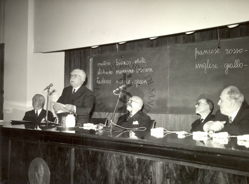 Centenario della Legge Cannizzaro sugli atomi: aula magna, riconoscibile il Prof. Domenico Marotta (seduto al centro)