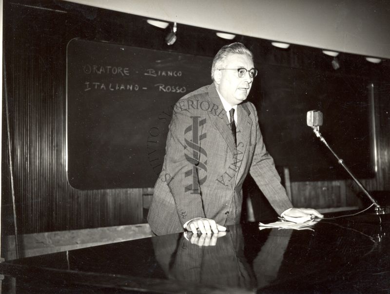 Conferenza del Prof. C. Koller - Oratore Prof. Giacomello nuovo Direttore dell'Istituto  Superiore di Sanità in Aula Magna