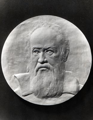 Medaglione raffigurante Galileo Galilei - illustre Matematico, Fisico e Astronomo (nato a Pisa nel 1564, morto nel 1642)