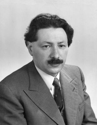 Prof. Ernst Boris Chain, Capo del Laboratorio di Chimica Biologica