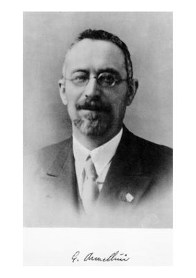 Giuseppe Armellini "Professore ordinario di Astronomia all'Università di Roma - (nato a Roma il 23 ottobre 1887, morto a Roma nel 1958)
