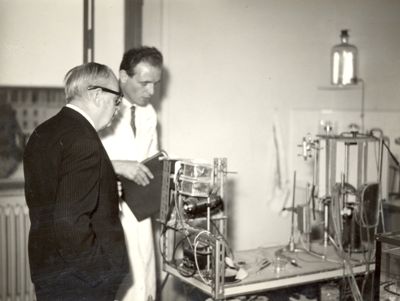 Il Prof. Bernard Houssay, premio Nobel per la medicina nel 1947, visita l'Istituto Superiore di Sanità