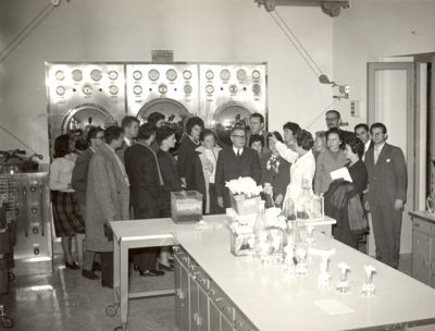 Visita di un gruppo di laureati farmacisti dell'Università di Buenos Ayres - Laboratori dell'Istituto