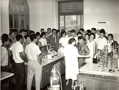 Visita di un gruppo di studenti della Facoltà di Ingegneria dell'Università di Zagabria guidati dal Prof. Lovrecek - Laboratori dell'Istituto Superiore di Sanità