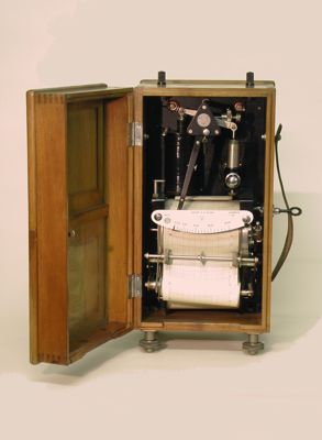 Voltmetro registratore, a succhiamento, per c.a.